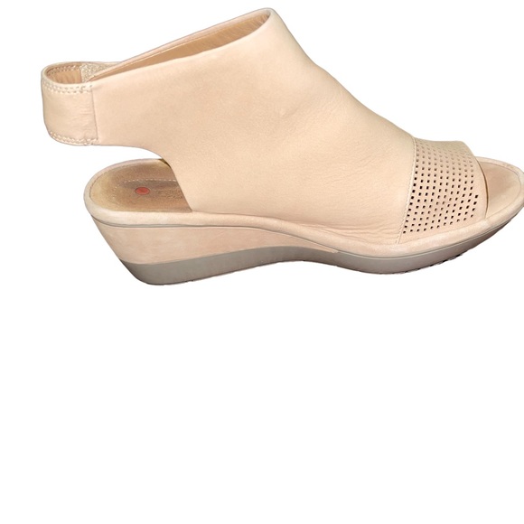 Unstructured By Clark’s Wynnmere Abie Tan Sand Nubuck Wedge Open Toe Comfort 8 - Picture 7 of 9